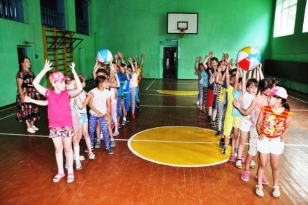Летние каникулы 2017-2018 учебный год - День тенниса в лагере Улыбка