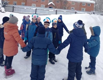 Физкультура и спорт - День снега во 2а классе