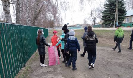 Школьная жизнь - "Мой чистый город"-юнармейцы 3б класса приняли участие в городском субботнике
