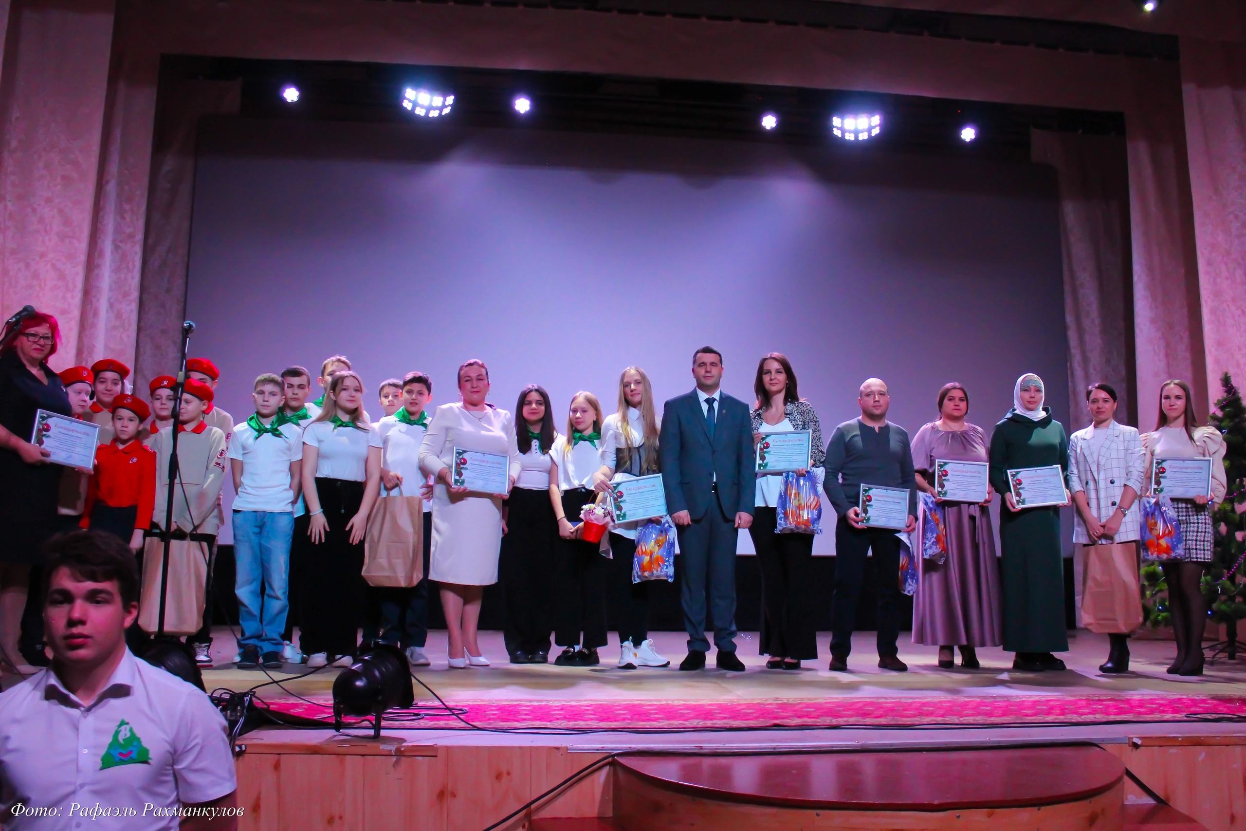 Школьная жизнь - "Новые Имена - 2022"-торжественная церемония награждения молодежи Городищенского района по итогам года